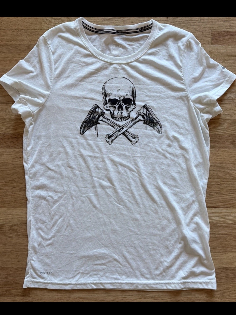 Nike Running White Dri Fit Short Sleeve T Shirt Women's M Skull Bone 682971-100